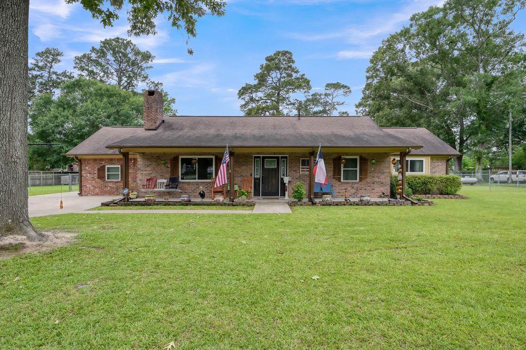 811 County Road 2267, Cleveland, TX 77327