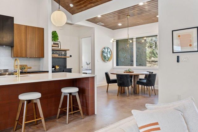 47 War Bonnet, Wimberley, TX 78676