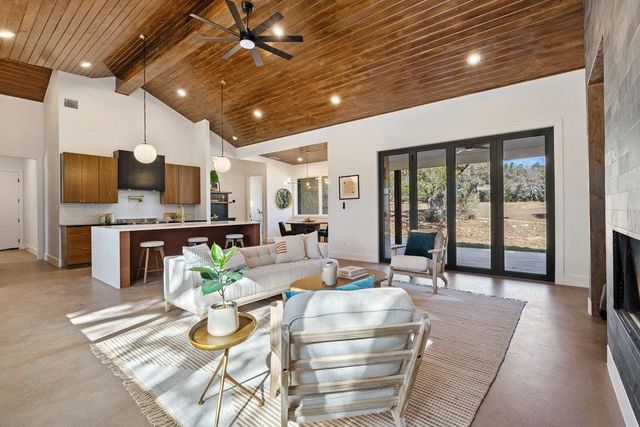 47 War Bonnet, Wimberley, TX 78676