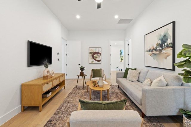 47 War Bonnet, Wimberley, TX 78676