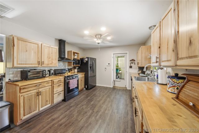 411 N Forest Street, Jenks, OK 74037