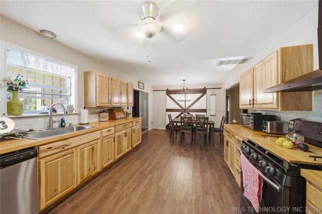 411 N Forest Street, Jenks, OK 74037