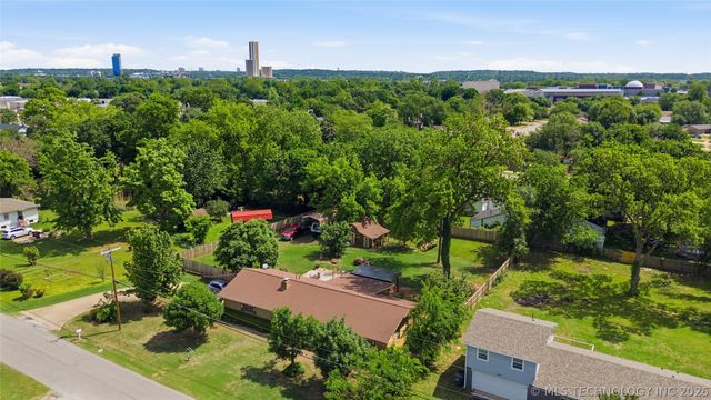 411 N Forest Street, Jenks, OK 74037