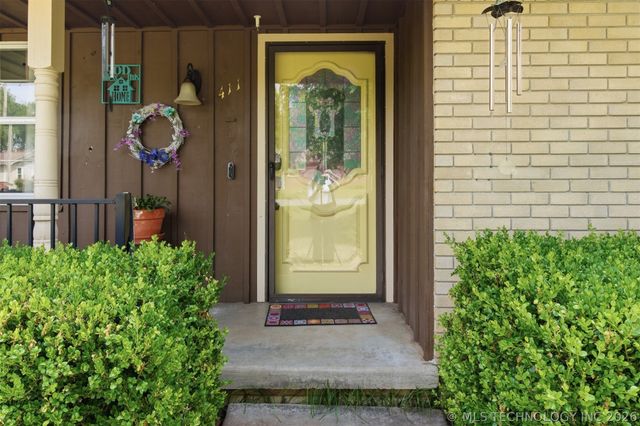 411 N Forest Street, Jenks, OK 74037