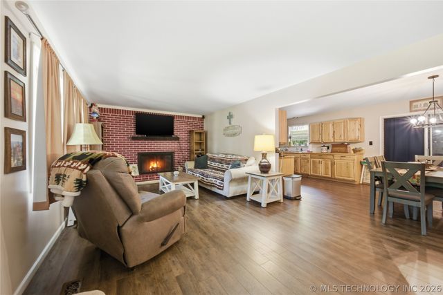 411 N Forest Street, Jenks, OK 74037