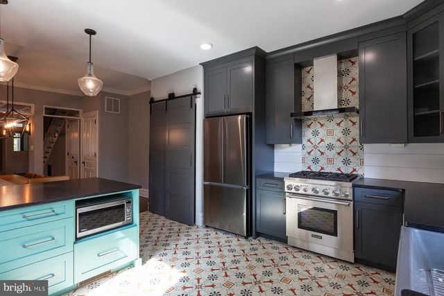 604 W CHESTNUT ST, Lancaster, PA 17603
