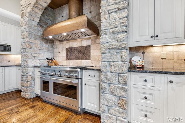 9 Lemp Road, Kirkwood, MO 63122