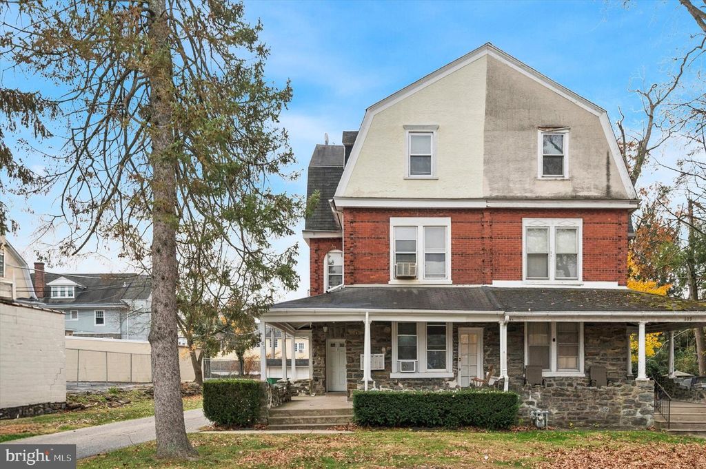 107 WALNUT AVE, Ardmore, PA 19003