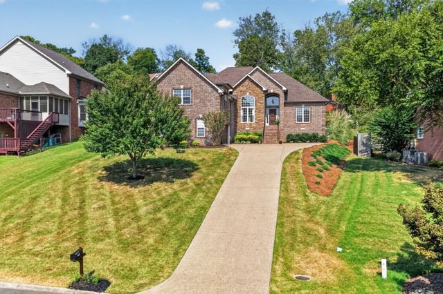 1145 Kimberly Dr, Goodlettsville, TN 37072