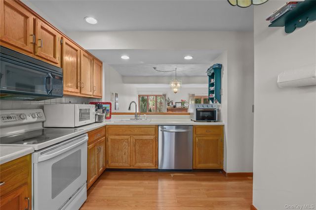 46 Maple Hill Drive, Mahopac, NY 10541
