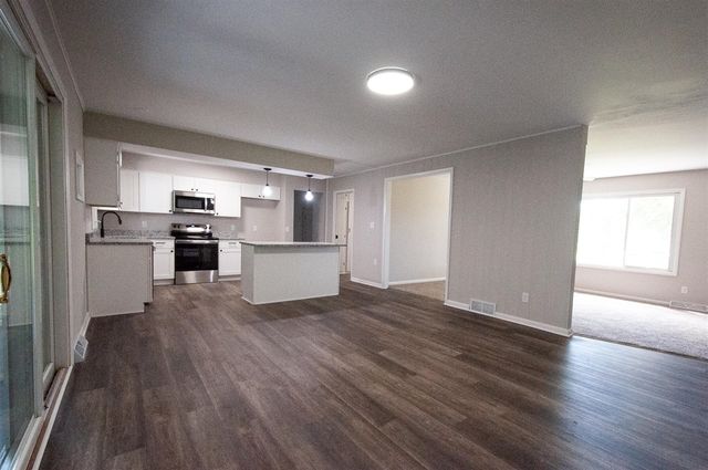 15494 Coon Hollow Road, Three Rivers, MI 49093