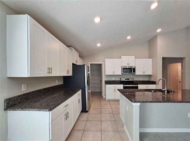 165 RAIN BERRY AVENUE, Ruskin, FL 33570