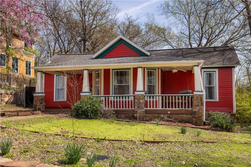 224 S Church Avenue, Fayetteville, AR 72701
