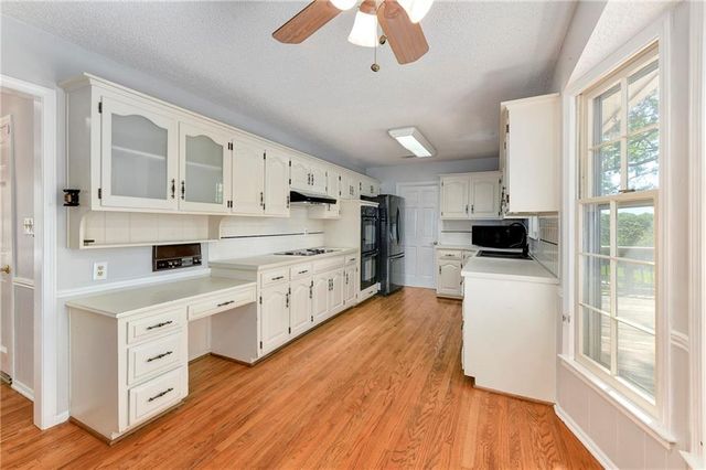 213 Juniper Street, Lee's Summit, MO 64064