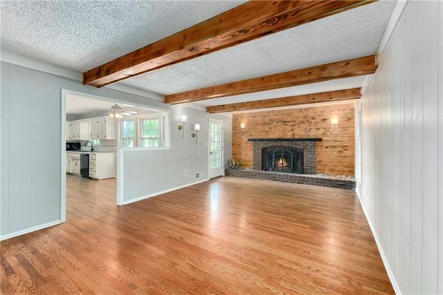 213 Juniper Street, Lee's Summit, MO 64064