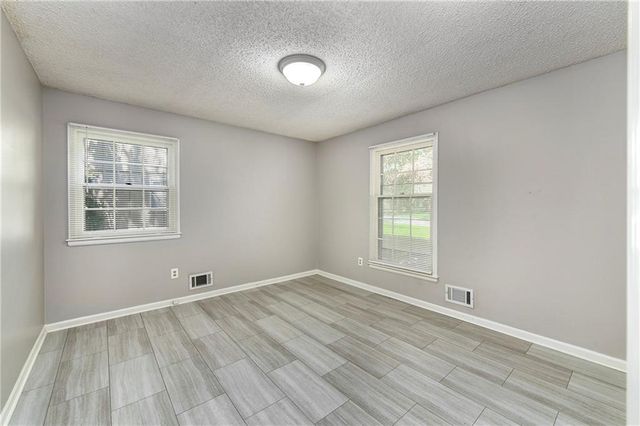 213 Juniper Street, Lee's Summit, MO 64064