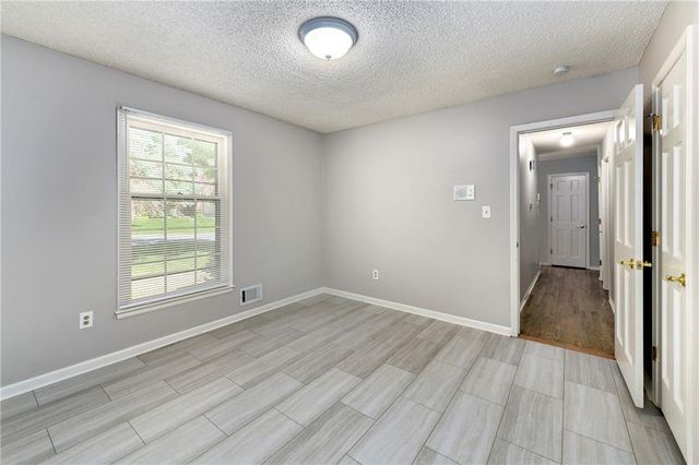 213 Juniper Street, Lee's Summit, MO 64064