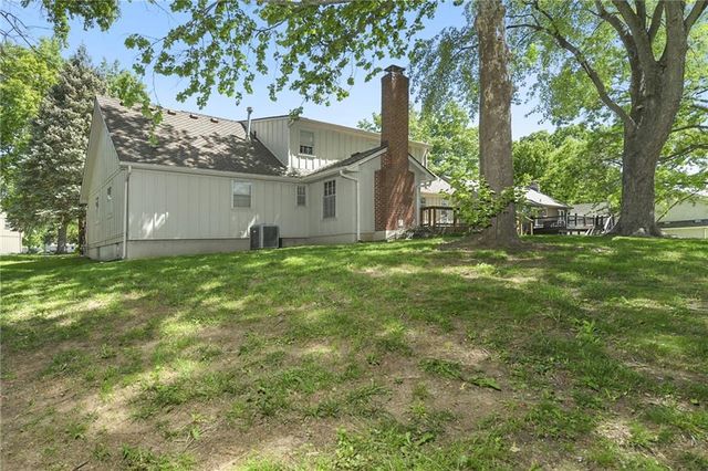 213 Juniper Street, Lee's Summit, MO 64064