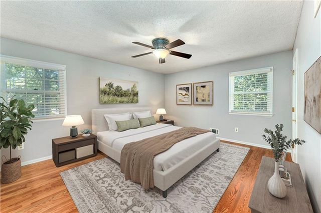 213 Juniper Street, Lee's Summit, MO 64064