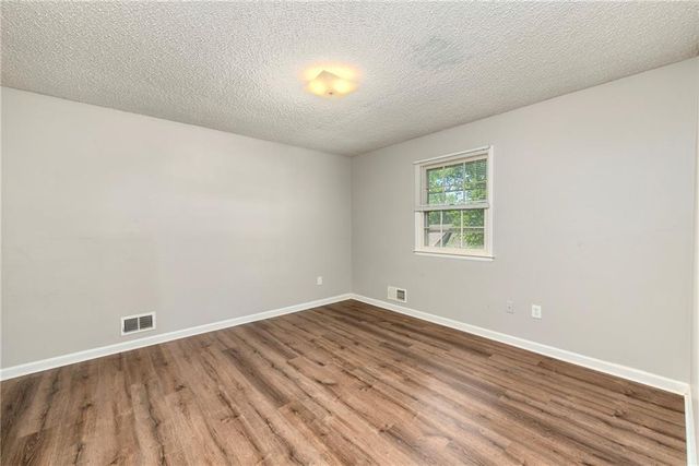 213 Juniper Street, Lee's Summit, MO 64064