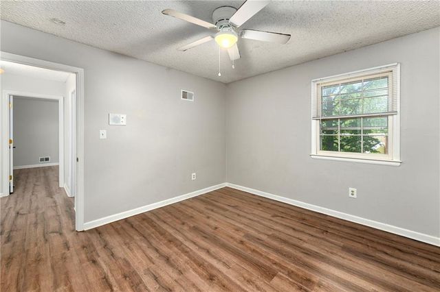 213 Juniper Street, Lee's Summit, MO 64064