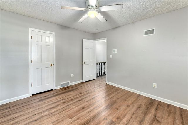 213 Juniper Street, Lee's Summit, MO 64064