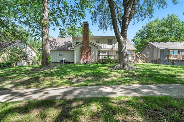 213 Juniper Street, Lee's Summit, MO 64064