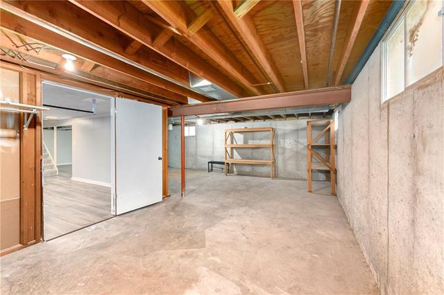 213 Juniper Street, Lee's Summit, MO 64064
