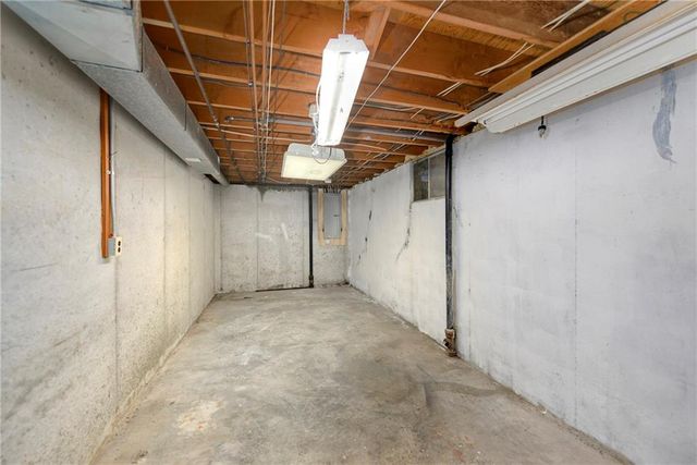 213 Juniper Street, Lee's Summit, MO 64064