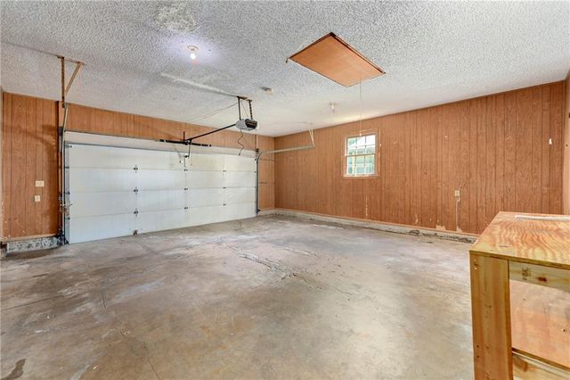 213 Juniper Street, Lee's Summit, MO 64064
