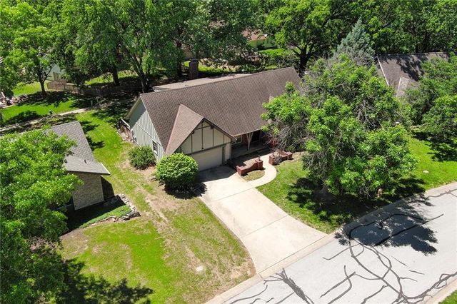 213 Juniper Street, Lee's Summit, MO 64064