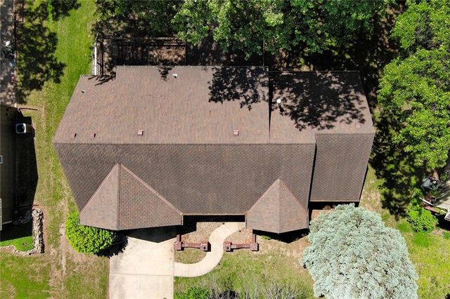 213 Juniper Street, Lee's Summit, MO 64064