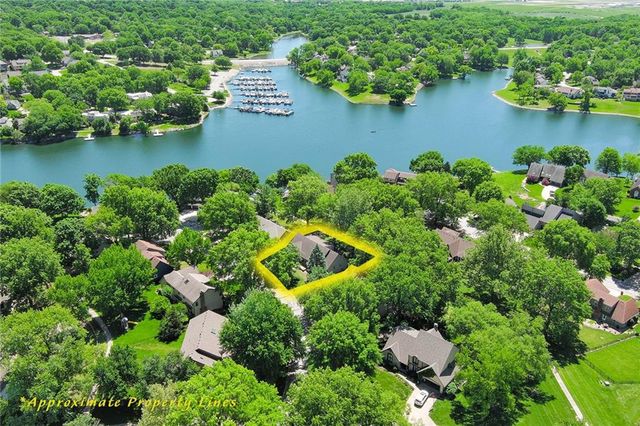 213 Juniper Street, Lee's Summit, MO 64064