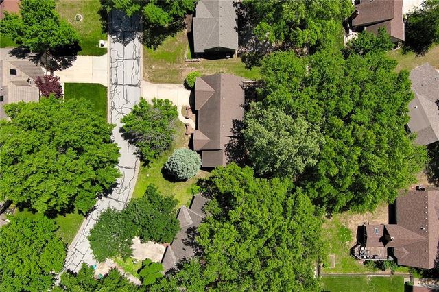 213 Juniper Street, Lee's Summit, MO 64064