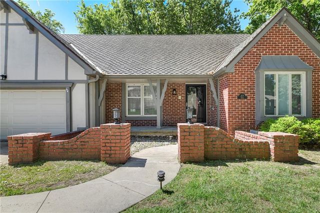 213 Juniper Street, Lee's Summit, MO 64064