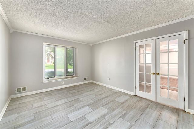 213 Juniper Street, Lee's Summit, MO 64064