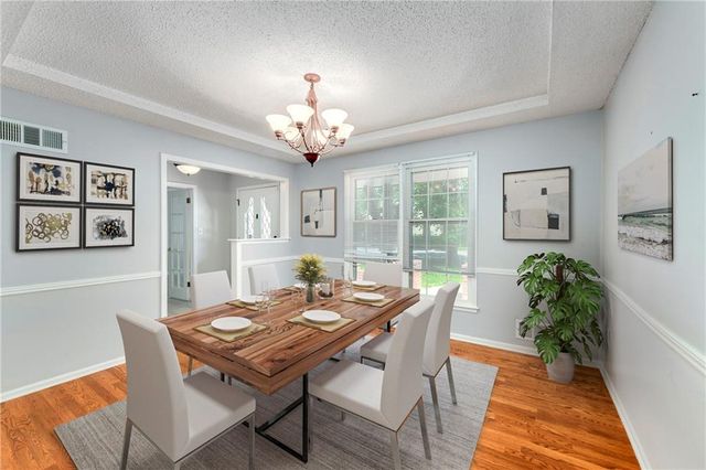 213 Juniper Street, Lee's Summit, MO 64064