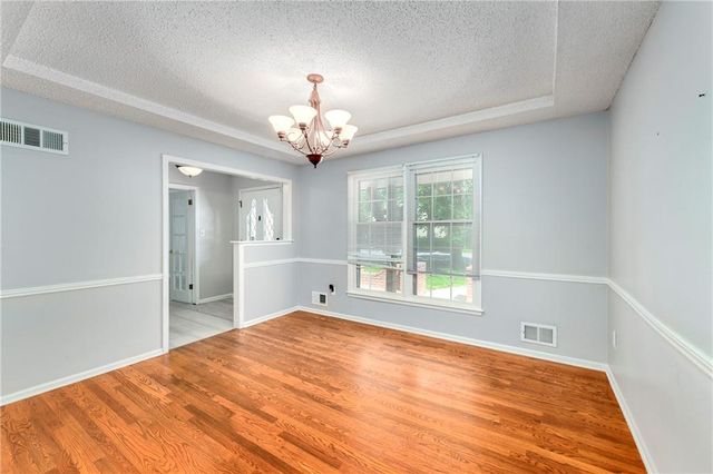 213 Juniper Street, Lee's Summit, MO 64064