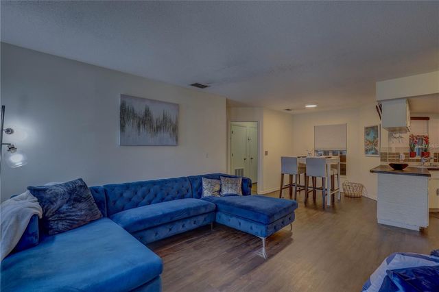 2314 S CLEWIS COURT 204, Tampa, FL 33629