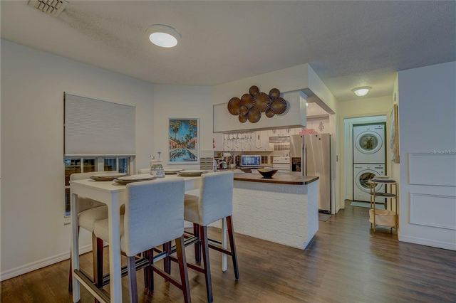 2314 S CLEWIS COURT 204, Tampa, FL 33629