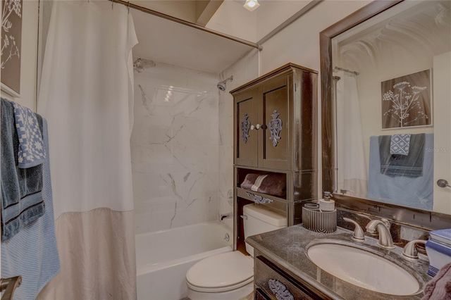 2314 S CLEWIS COURT 204, Tampa, FL 33629