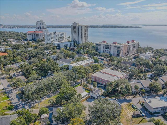 2314 S CLEWIS COURT 204, Tampa, FL 33629