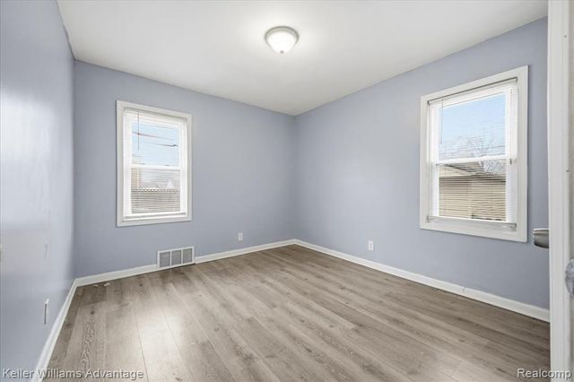 2145 Vernier Road, Grosse Pointe Woods, MI 48236