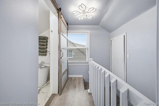 2145 Vernier Road, Grosse Pointe Woods, MI 48236