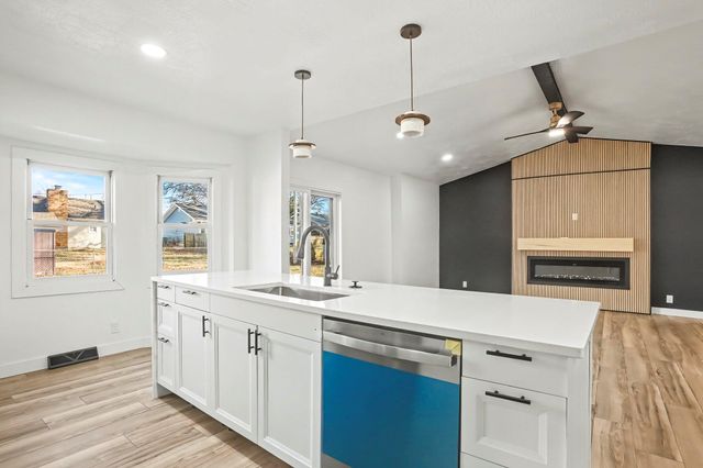 2344 S Kickapoo Avenue, Springfield, MO 65804