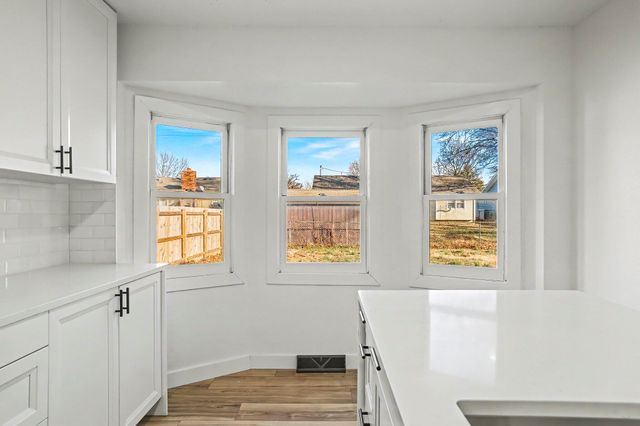 2344 S Kickapoo Avenue, Springfield, MO 65804