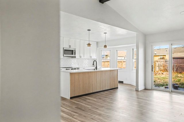 2344 S Kickapoo Avenue, Springfield, MO 65804