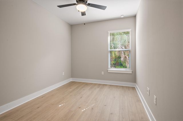 162 Westview Avenue, Valparaiso, FL 32580