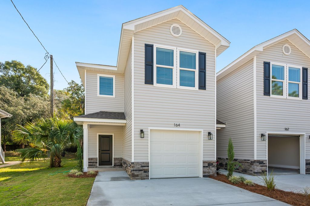 162 Westview Avenue, Valparaiso, FL 32580