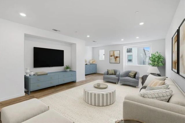 27317 Bear Creek Lane, Valencia, CA 91381